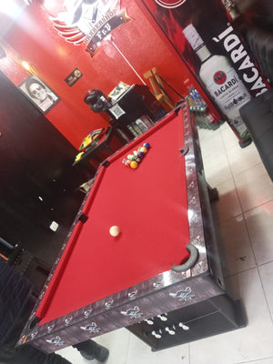 Mesa de Pool Profesional con Paño Rojo – Estilo Barbershop y Diseño Personalizado