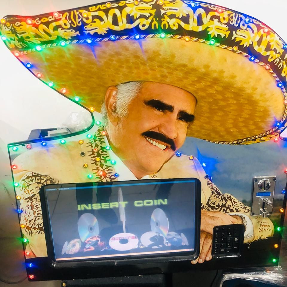 Rockola Vicente Fernandez Bluetooth USB karaoke 600W 2 parlantes Pantalla 19 a 32 Pulgadas